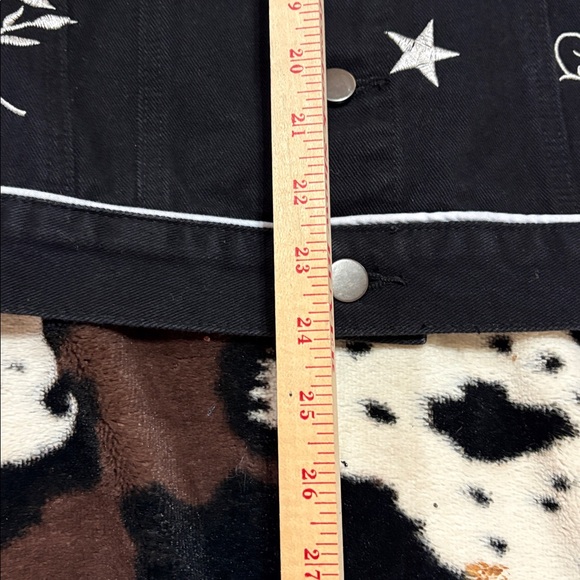 Black and White Embroidered Jean Jacket with Western Flair - Picture 13 of 13